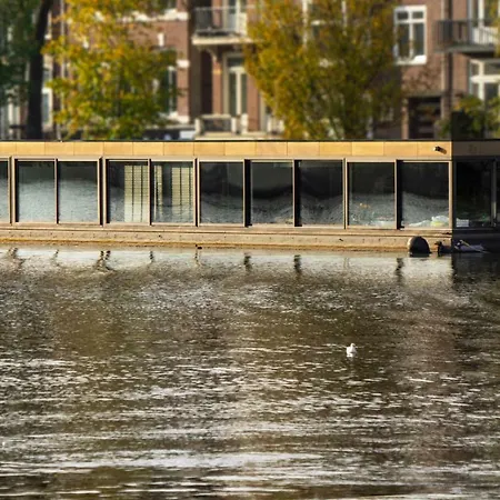 Houseboat Amsterdam - Room With A View-3